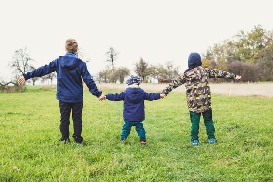 5 ωφέλιμες δραστηριότητες στη φύση για τα παιδιά