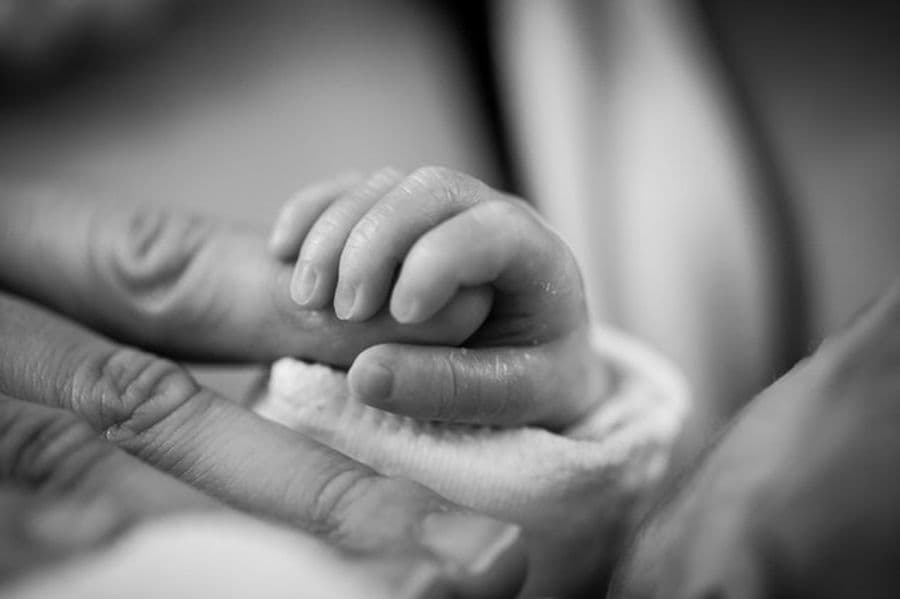 Μαιευτική Βία: Αποχωρισμός μητέρας βρέφους μετά τον τοκετό & επιπτώσεις